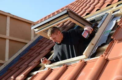 Pose de fenêtres de toit Velux à Sainte-Léocadie